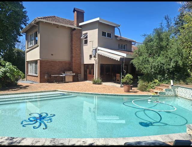 4 BEDROOM FREEHOLD FOR SALE IN HILTON CENTRAL